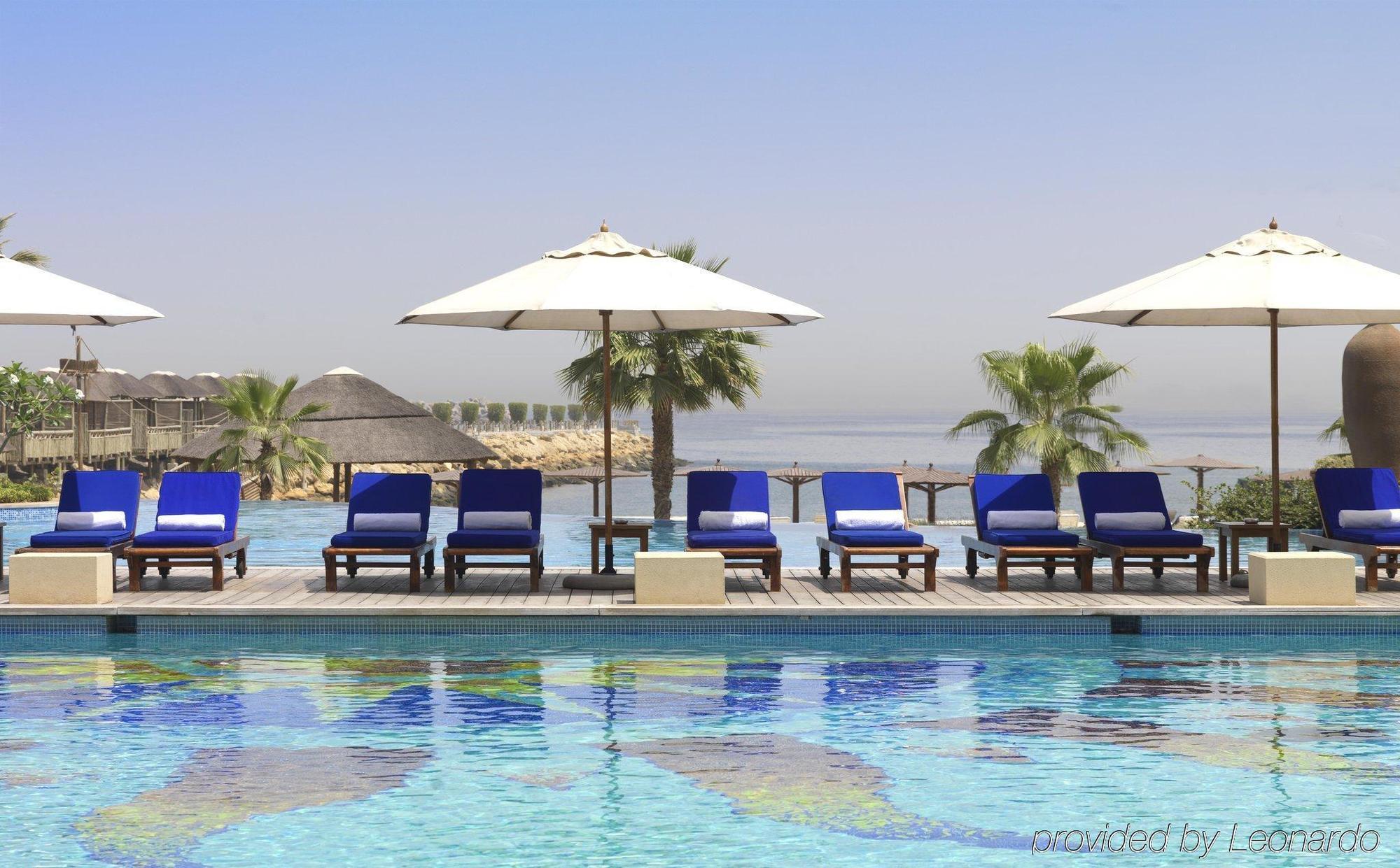 Radisson Blu Resort, Sharjah Fasiliteter bilde The pool at the Kempinski Hotel, Dead Sea