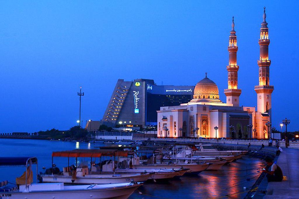 Radisson Blu Resort, Sharjah Eksteriør bilde The Grand Mosque in Al-Shaqra
