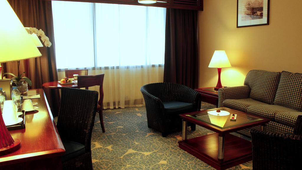 Radisson Blu Resort, Sharjah Eksteriør bilde A suite at the hotel