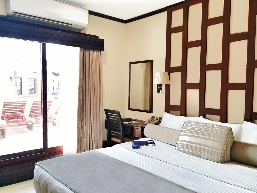 Radisson Blu Resort, Sharjah Eksteriør bilde Deluxe Room