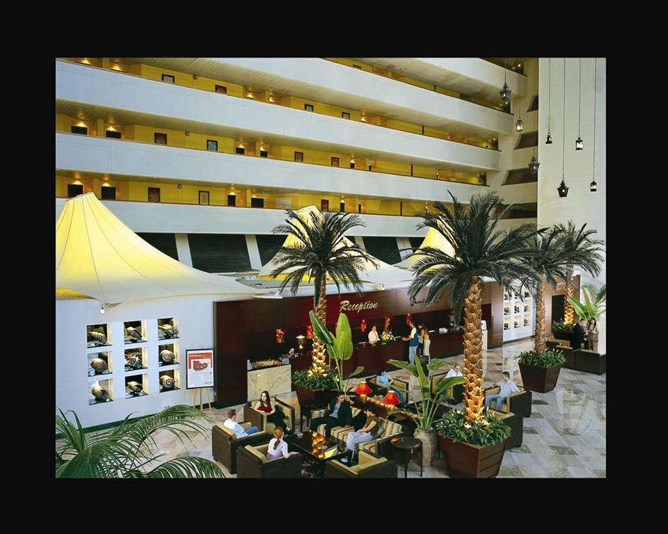 Radisson Blu Resort, Sharjah Eksteriør bilde The lobby of the hotel