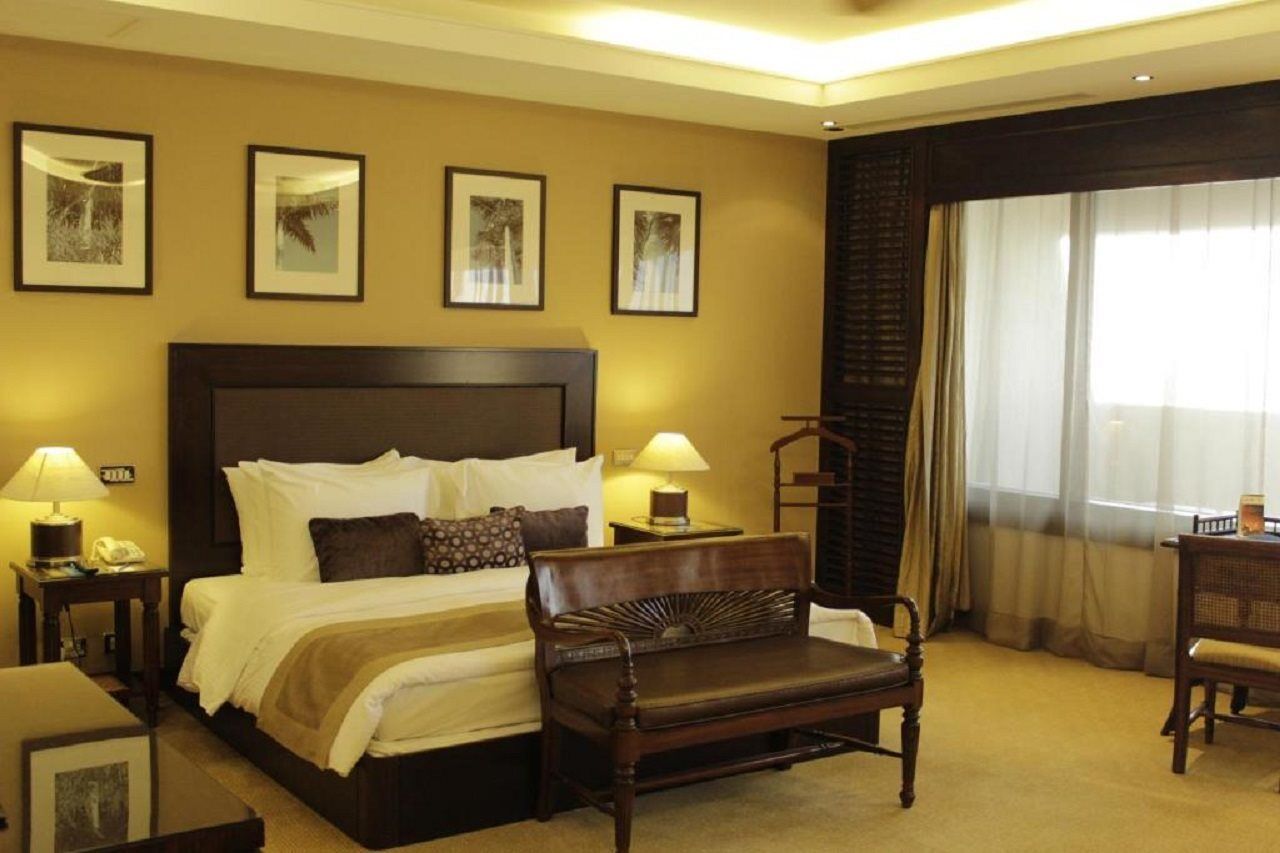 Radisson Blu Resort, Sharjah Eksteriør bilde A bedroom at the Taj Bengal